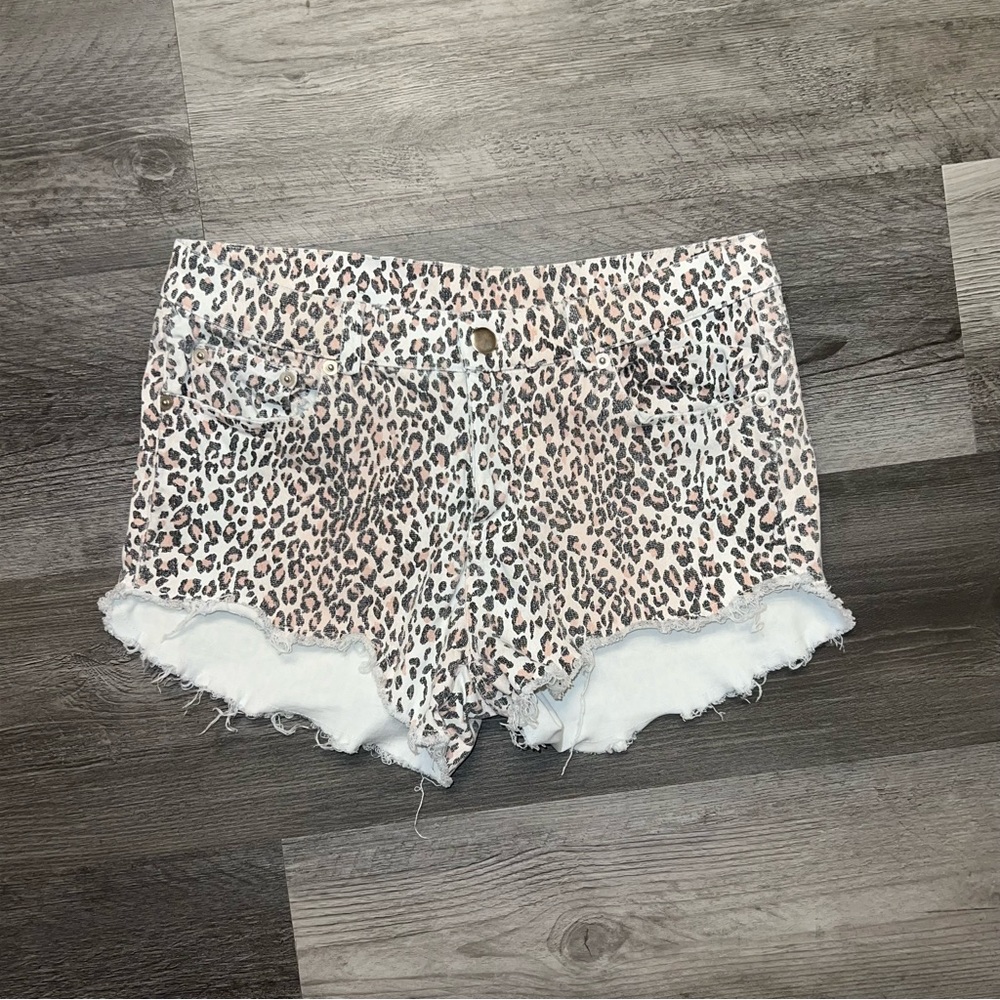 Women’s VICI Shorts